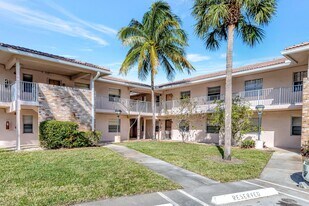 8431 Royal Palm Blvd in Coral Springs, FL - Building Photo
