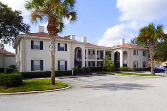 Grand at Olde Carrollwood in Tampa, FL - Building Photo - Building Photo