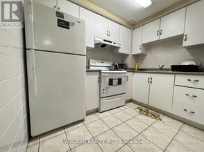 78 Eastvale Dr in Markham, ON - Building Photo - Building Photo