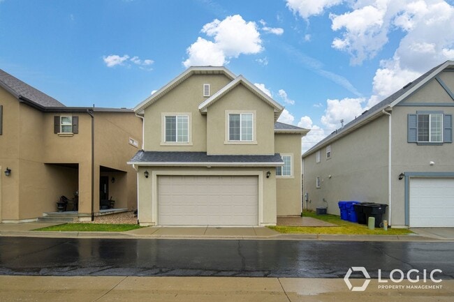 692 W Chase Ln in Centerville, UT - Building Photo - Building Photo