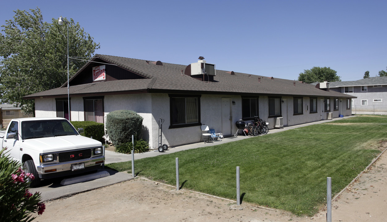 11875 A Ave in Hesperia, CA - Building Photo