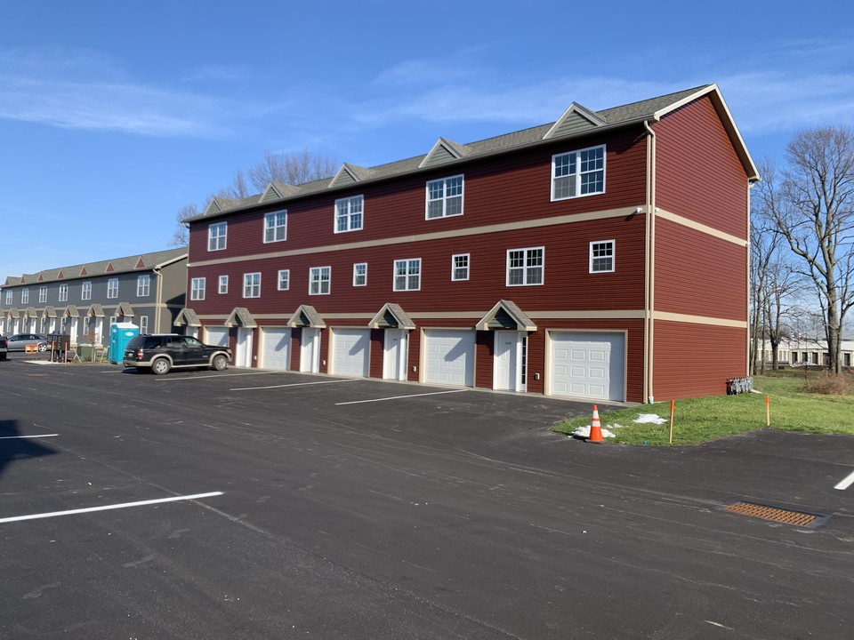 2613 Garvey Lane in Erie, PA - Foto de edificio