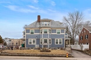 8 Mechanic St in Attleboro, MA - Building Photo