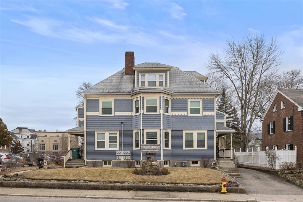 8 Mechanic St in Attleboro, MA - Foto de edificio