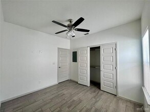 1209 W Sucre Dr, Unit 2 in Edinburg, TX - Building Photo - Building Photo