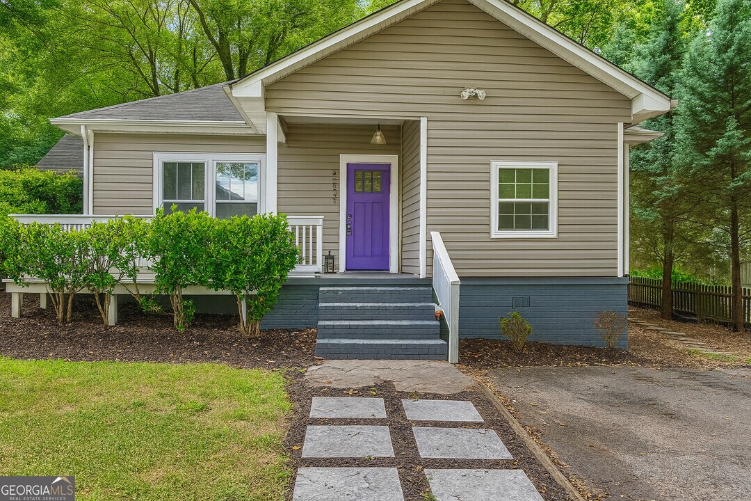 2134 Main St NW in Atlanta, GA - Building Photo