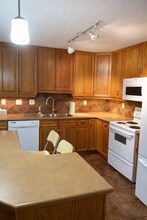 8912-8156 156 St NW in Edmonton, AB - Building Photo - Building Photo