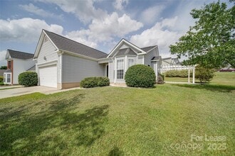 120 Lantana Dr in Mount Holly, NC - Building Photo - Building Photo