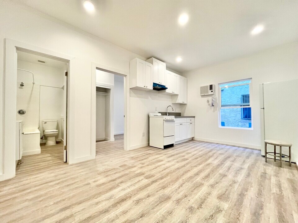1411 S Burlington Ave in Los Angeles, CA - Building Photo
