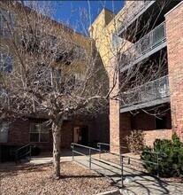 9059 E Panorama Cir in Englewood, CO - Building Photo - Building Photo