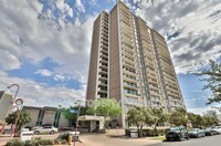 2323 N Central Ave in Phoenix, AZ - Foto de edificio - Building Photo