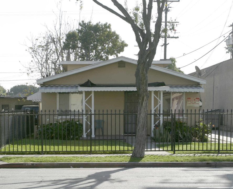 8180 California Ave in South Gate, CA - Building Photo