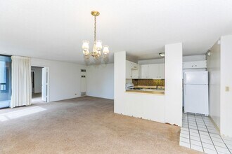 2215 Aloha Dr in Honolulu, HI - Foto de edificio - Building Photo