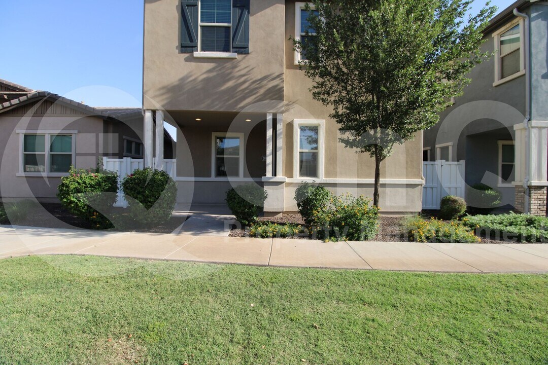 3802 East Stiles Lane in Gilbert, AZ - Building Photo