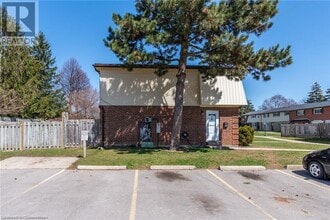 144 Jansen Ave in Kitchener, ON - Building Photo - Building Photo