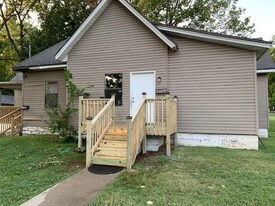 1403 N Clay Ave, Unit A in Springfield, MO - Building Photo