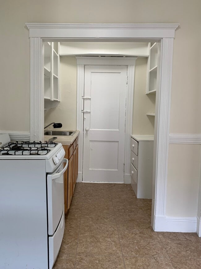 4 Vinal St, Unit 10 in Boston, MA - Foto de edificio - Building Photo