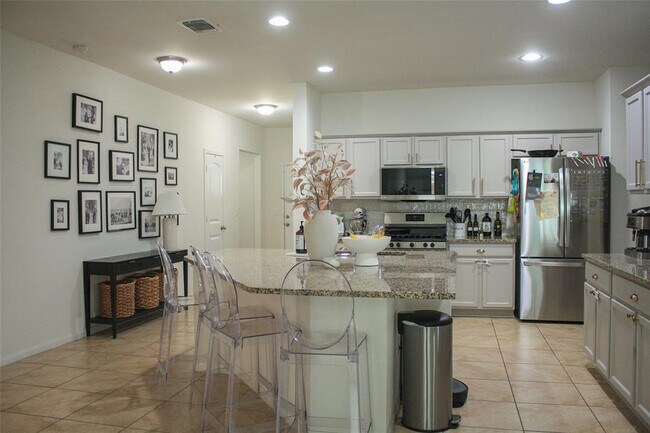 2209 Bettylou Ln in Austin, TX - Foto de edificio - Building Photo