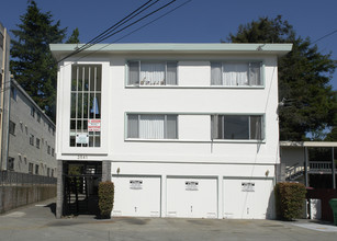 3541 Dimond Ave in Oakland, CA - Building Photo - Building Photo