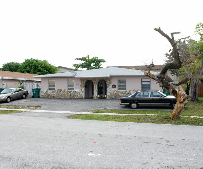 3712-3732 SW 60th Ave in Fort Lauderdale, FL - Building Photo - Building Photo