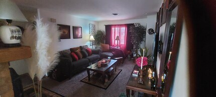 1804 Oliver Dr, Unit 8 in Urbana, IL - Foto de edificio - Building Photo