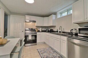 5 Scarborough Ave in Moncton, NB - Building Photo