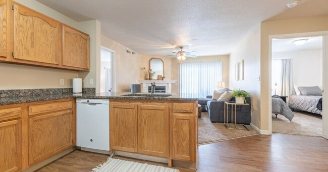 Polo Club Apartments in West Des Moines, IA - Building Photo - Building Photo