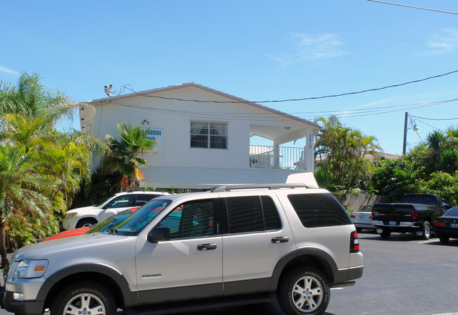 Beachside Gardens in Deerfield Beach, FL - Building Photo - Building Photo