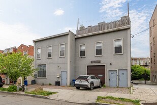 331 Grandview Ave in Ridgewood, NY - Building Photo