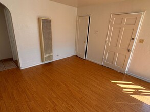 7108 Fresno St in Oakland, CA - Building Photo - Building Photo