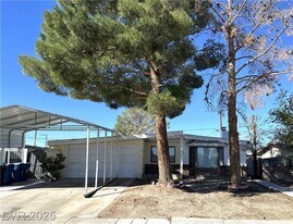 319 Yosemite St in Las Vegas, NV - Building Photo