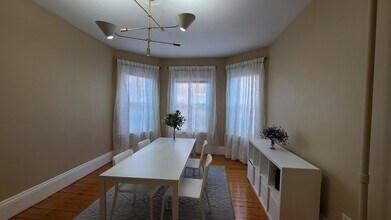 49 Temple St, Unit 1 in Somerville, MA - Building Photo - Building Photo