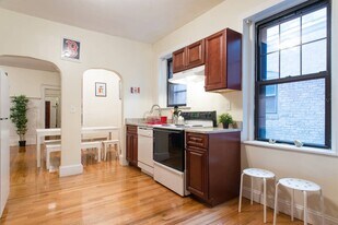 1249 Beacon St, Unit 3 in Brookline, MA - Building Photo