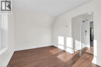 98 Church St in Kitchener, ON - Building Photo - Building Photo