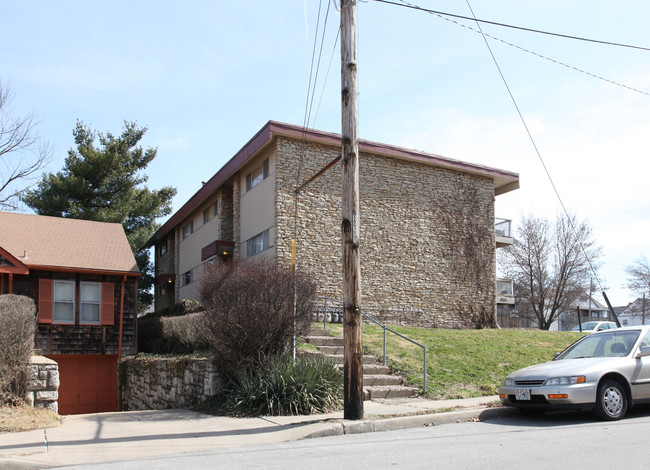 4205 Roanoke Rd in Kansas City, MO - Foto de edificio - Building Photo