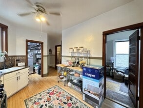 3242 N Racine Ave, Unit 3 in Chicago, IL - Building Photo - Building Photo