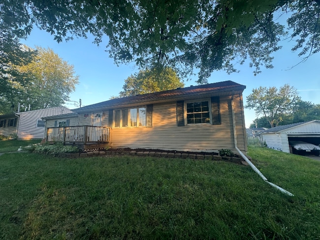 1444 Dodge St in Le Claire, IA - Foto de edificio - Building Photo