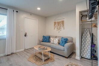 801 Hillview Heights in Nashville, TN - Building Photo - Building Photo