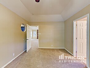 1112 Brittany Dr in Denton, TX - Building Photo - Building Photo