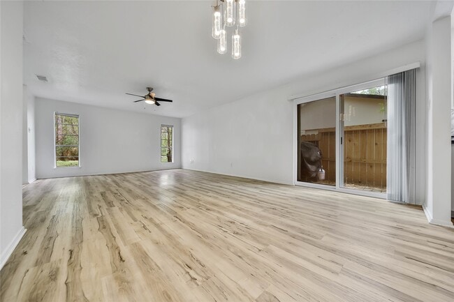 26 Green Field Pl in Spring, TX - Foto de edificio - Building Photo