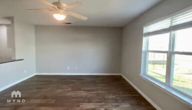 4892 Masch Branch Rd in Krum, TX - Foto de edificio - Building Photo