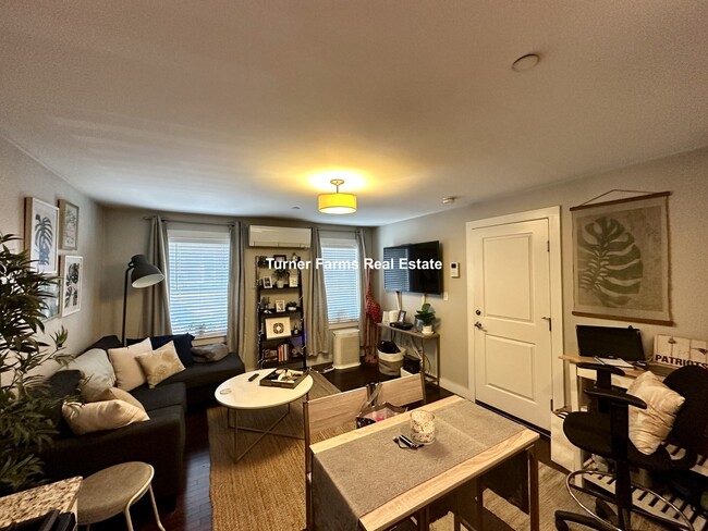 609 E 2nd St, Unit 1