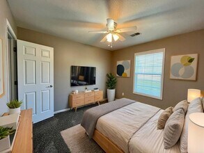 474-476 Kreisel Dr in Raymore, MO - Building Photo - Building Photo