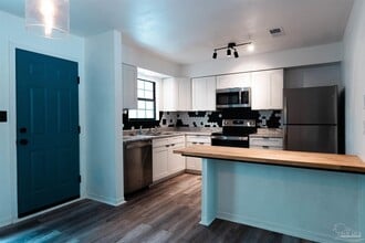 1156 Signal Hill Ln in Pensacola, FL - Building Photo - Building Photo