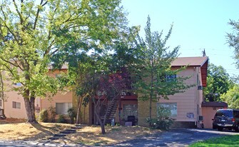 7425-7441 Tiara Way in Citrus Heights, CA - Building Photo