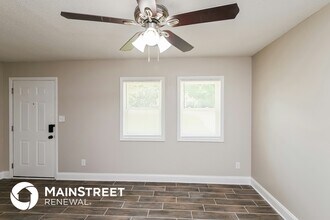 4700 Lawrence Orr Rd in Charlotte, NC - Foto de edificio - Building Photo