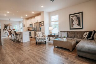 211 Harlequin Aly in Charleston, SC - Building Photo