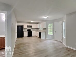 2892 Two Lakes Cir in College Park, GA - Foto de edificio - Building Photo