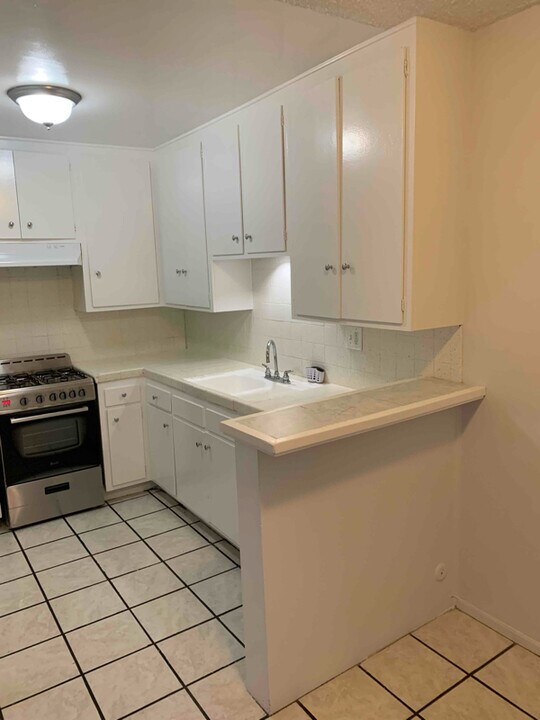 20957 Bryant St in Los Angeles, CA - Building Photo