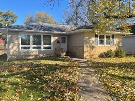 1516 W 35th St in Davenport, IA - Building Photo